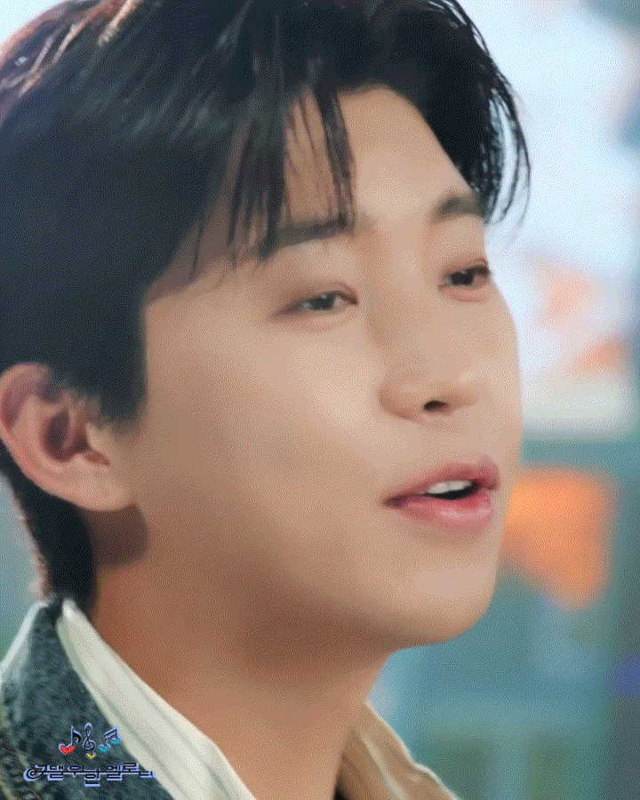 A moment captured by a fan of Lim Youngwoong