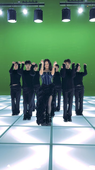 Behind-the-scenes cut of Jisoo (1995)