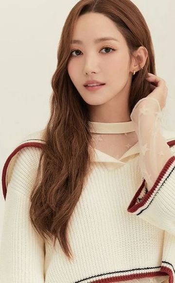 Behind-the-scenes cut of Park Minyoung