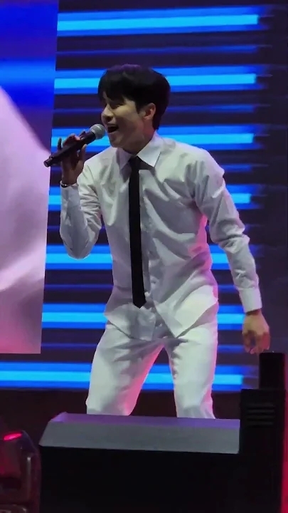 A moment captured by a fan of Na Taejoo