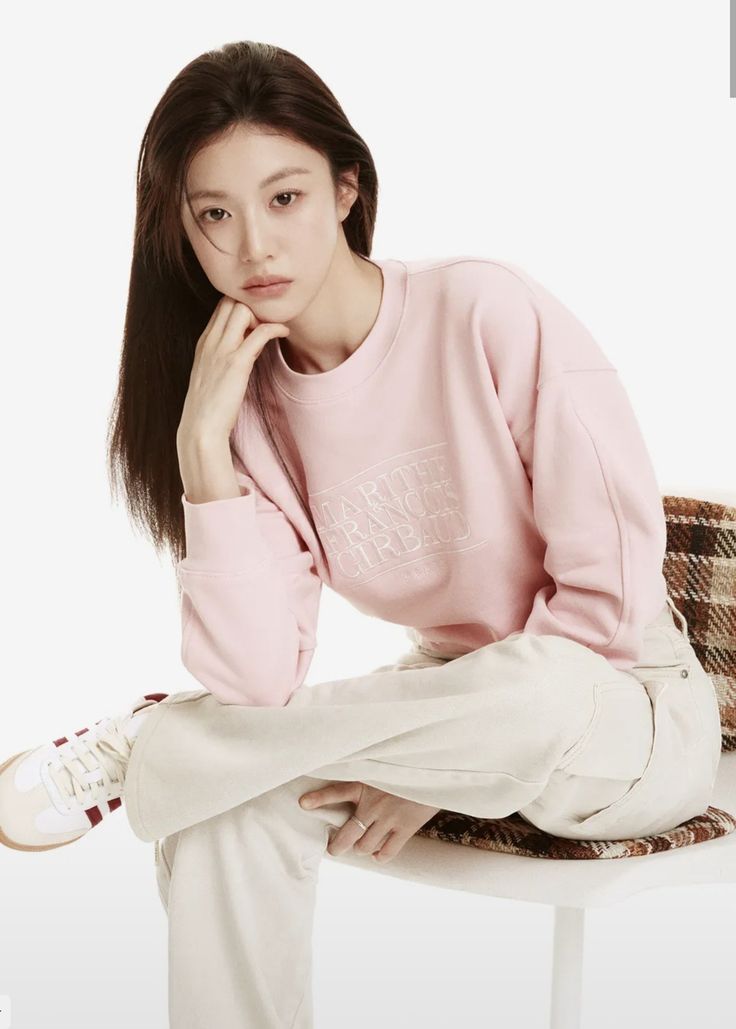 Recent activity shot of Go Younjung