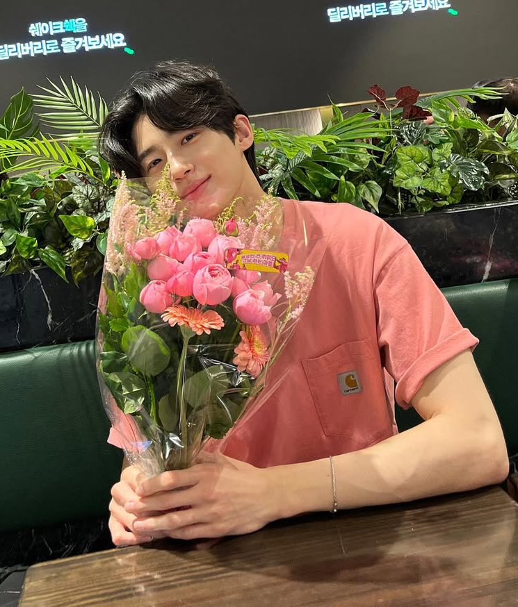 Recent activity shot of Byeon Wooseok