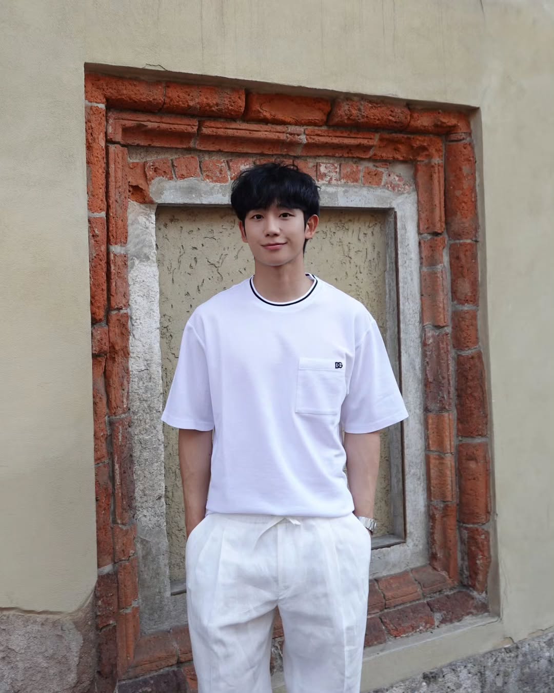 Recent activity shot of Jung Haein