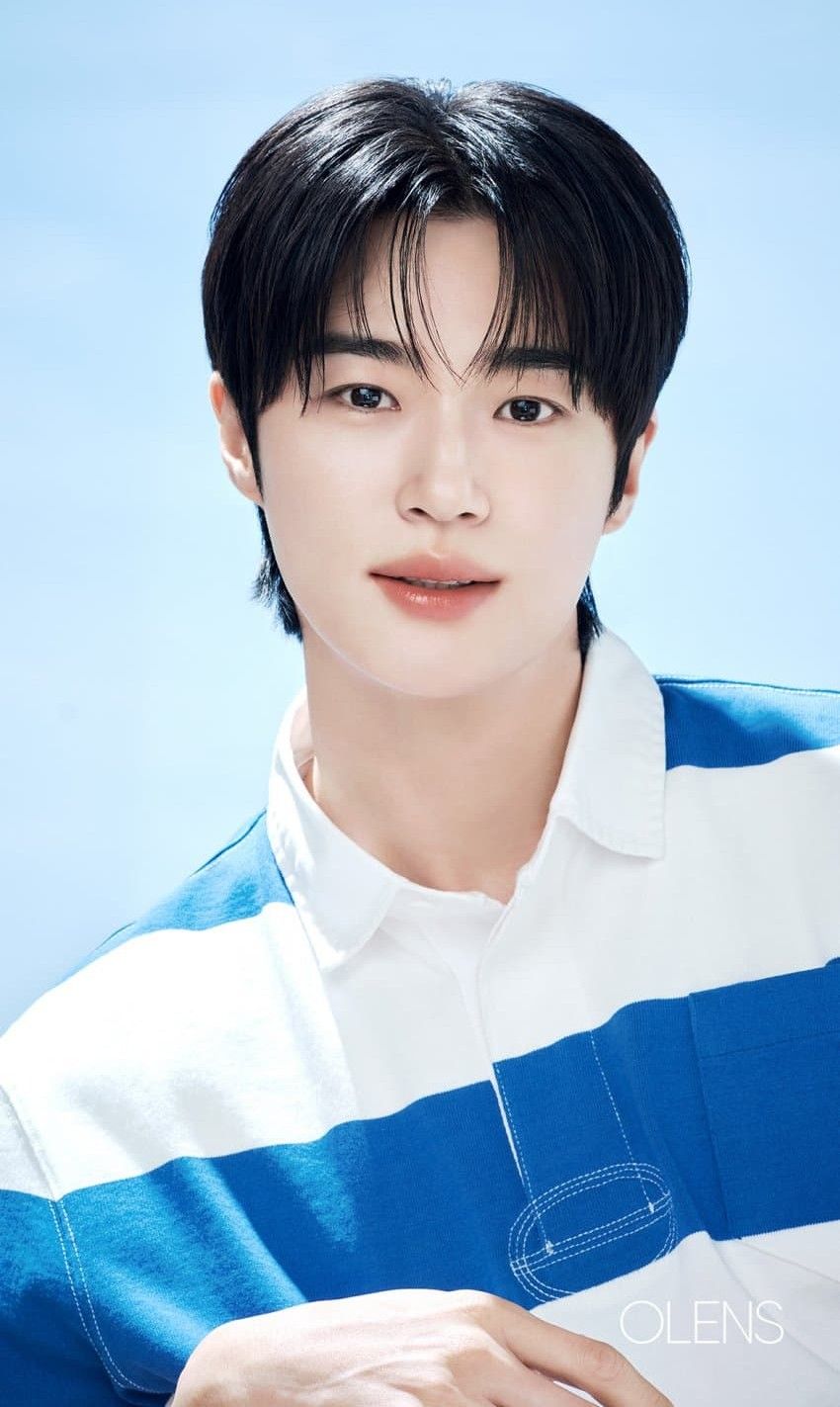 Recent activity shot of Byeon Wooseok