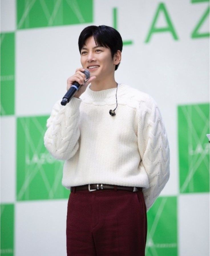 A moment captured by a fan of Ji Changwook