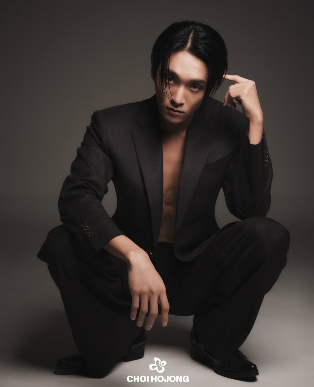 Recent activity shot of Choi Hojong