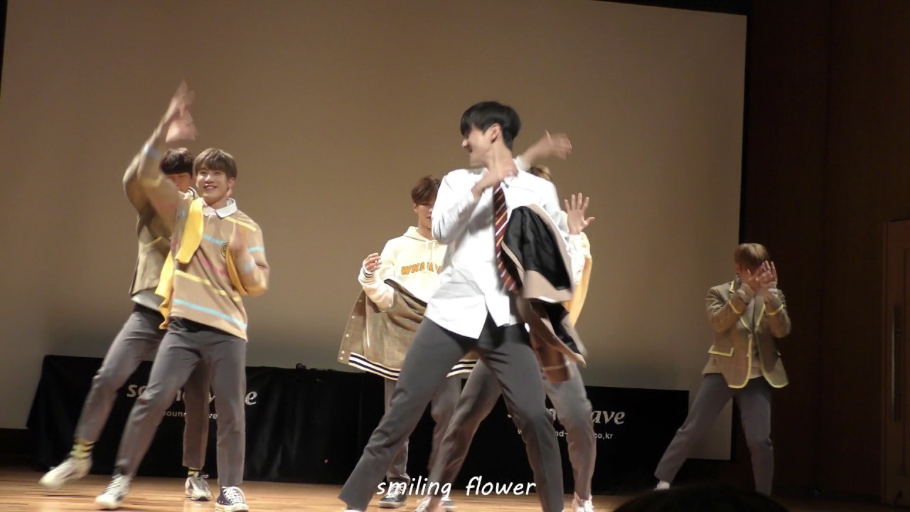 Behind-the-scenes cut of Cha Eunwoo