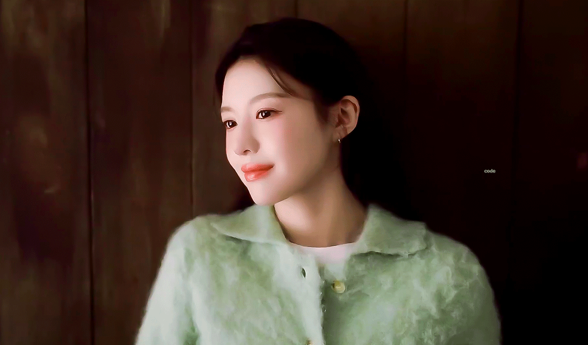 Behind-the-scenes cut of Go Younjung