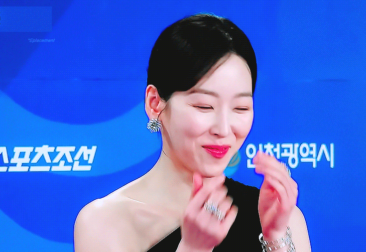 A moment captured by a fan of Seo Hyunjin