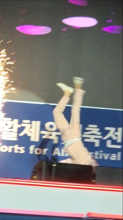 A moment captured by a fan of Na Taejoo