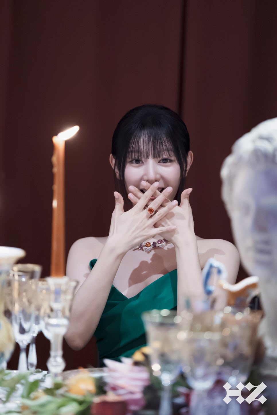 Behind-the-scenes cut of Kim Jiwon
