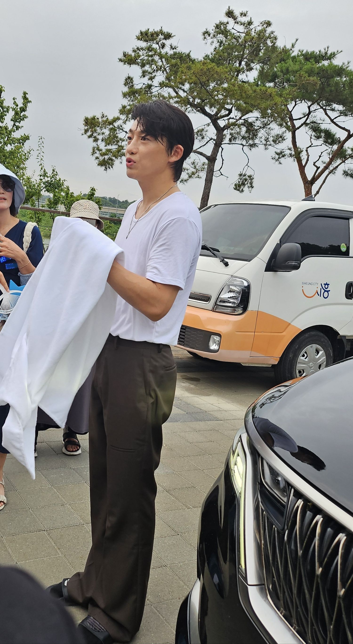 Behind-the-scenes cut of Shin Seungtae