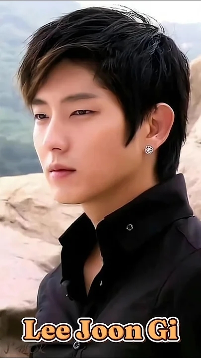 Emotional wallpaper shared by fans for Lee Joongi