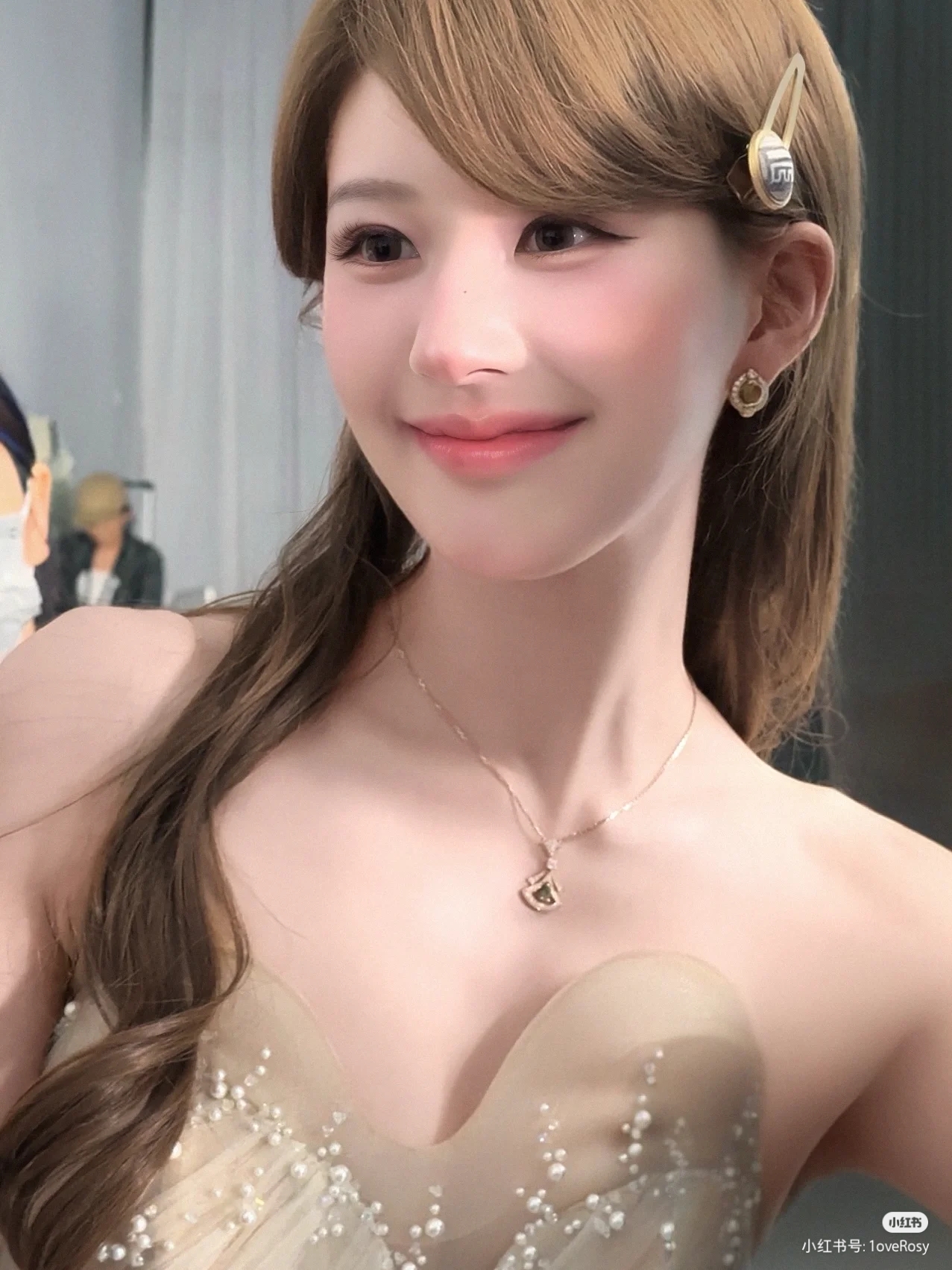 A moment captured by a fan of Zhao Lusi