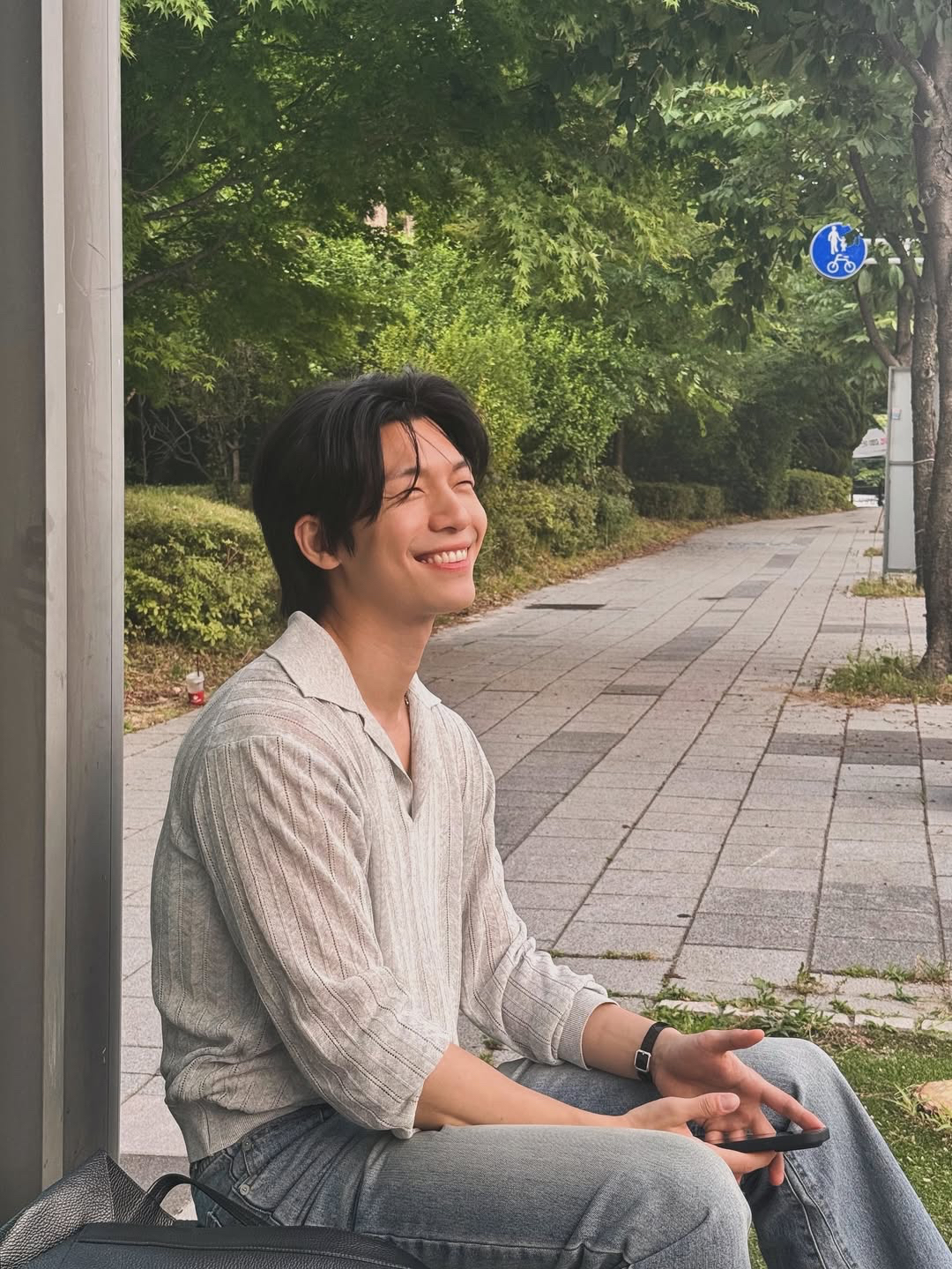 A moment captured by a fan of Wi Hajoon