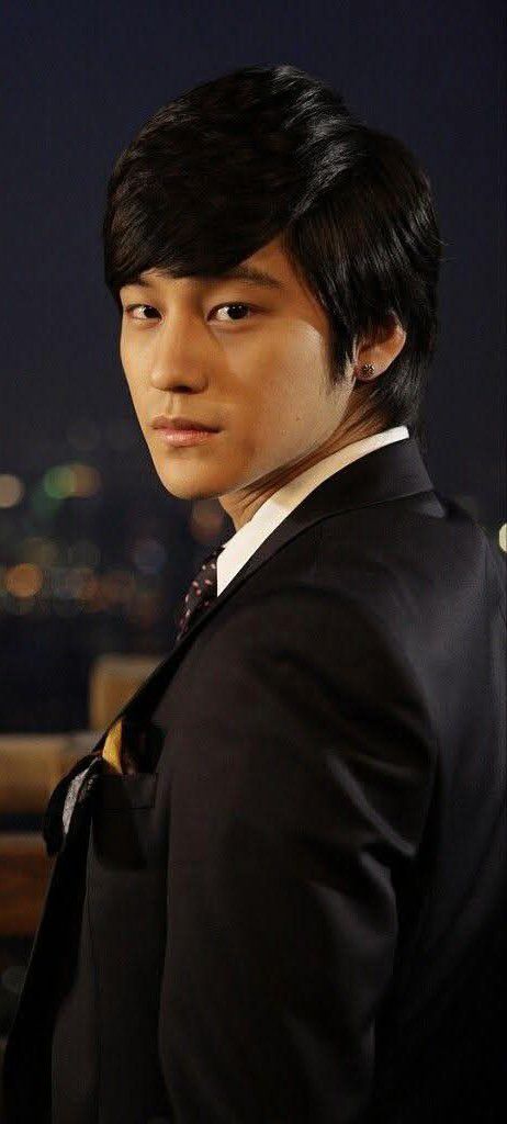 Behind-the-scenes cut of Kim Bum