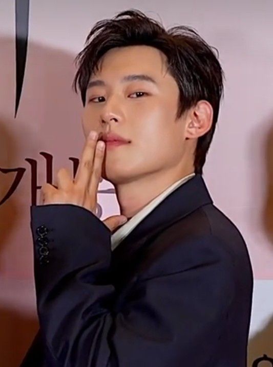 Recent activity shot of Kim Sungcheol