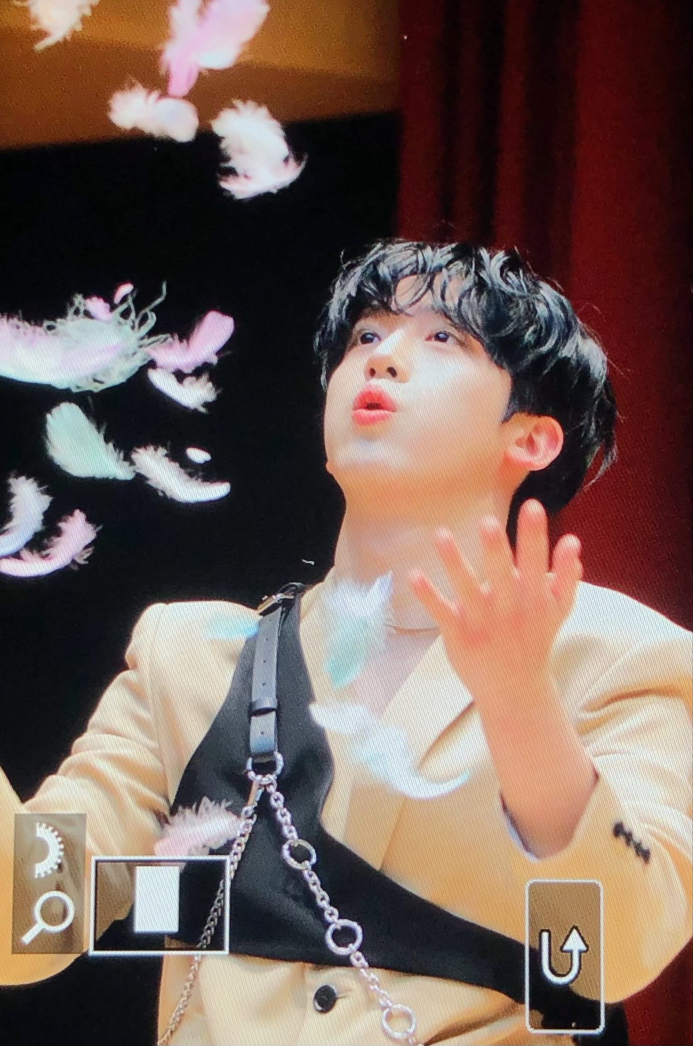 A moment captured by a fan of Kim Yohan