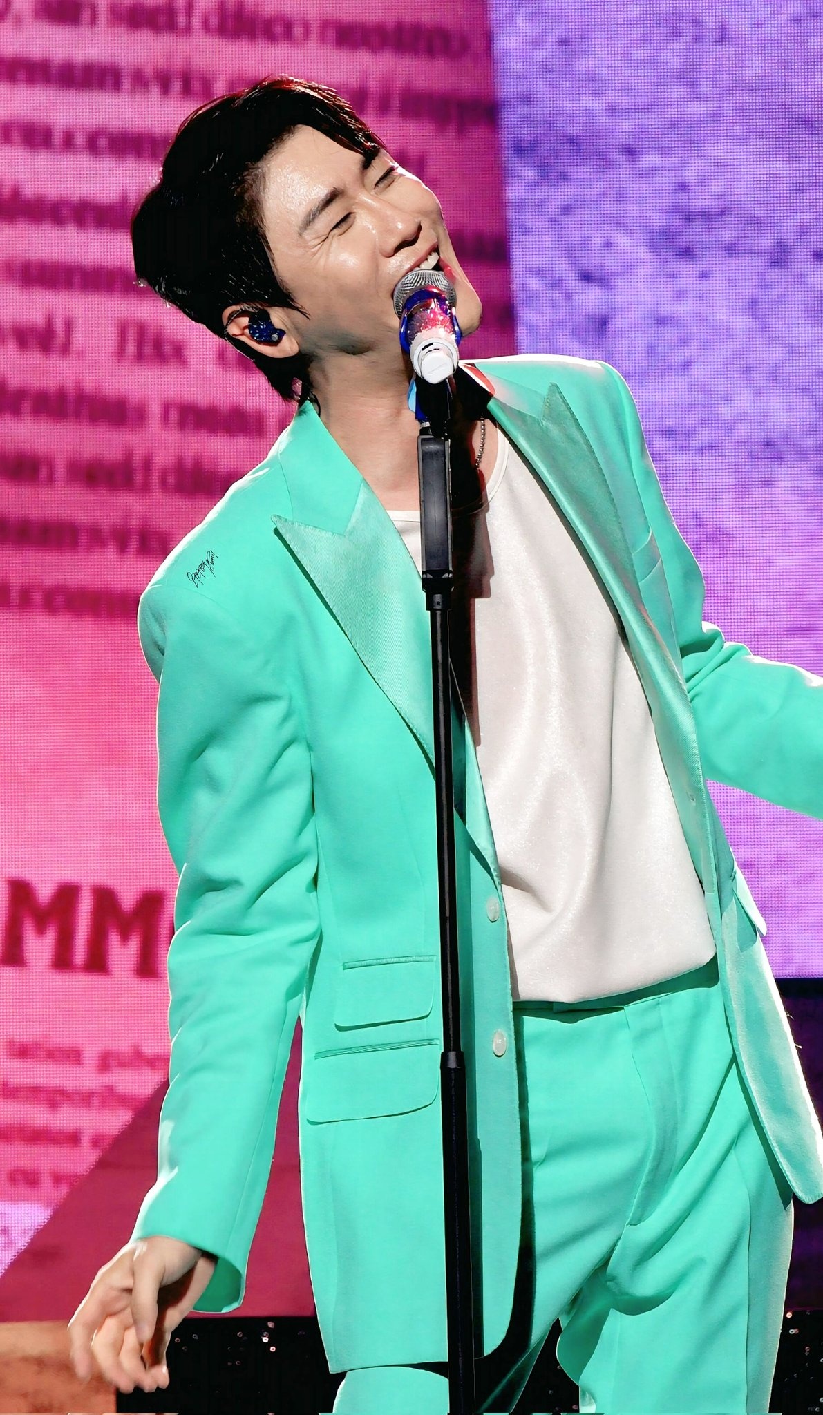 Representative background image loved by Young Tak fandom