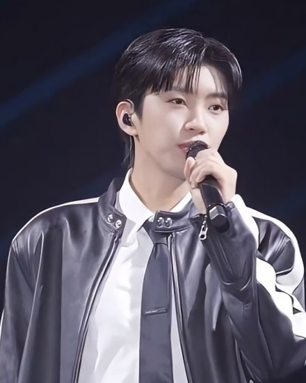 粉丝拍下的林英雄瞬间