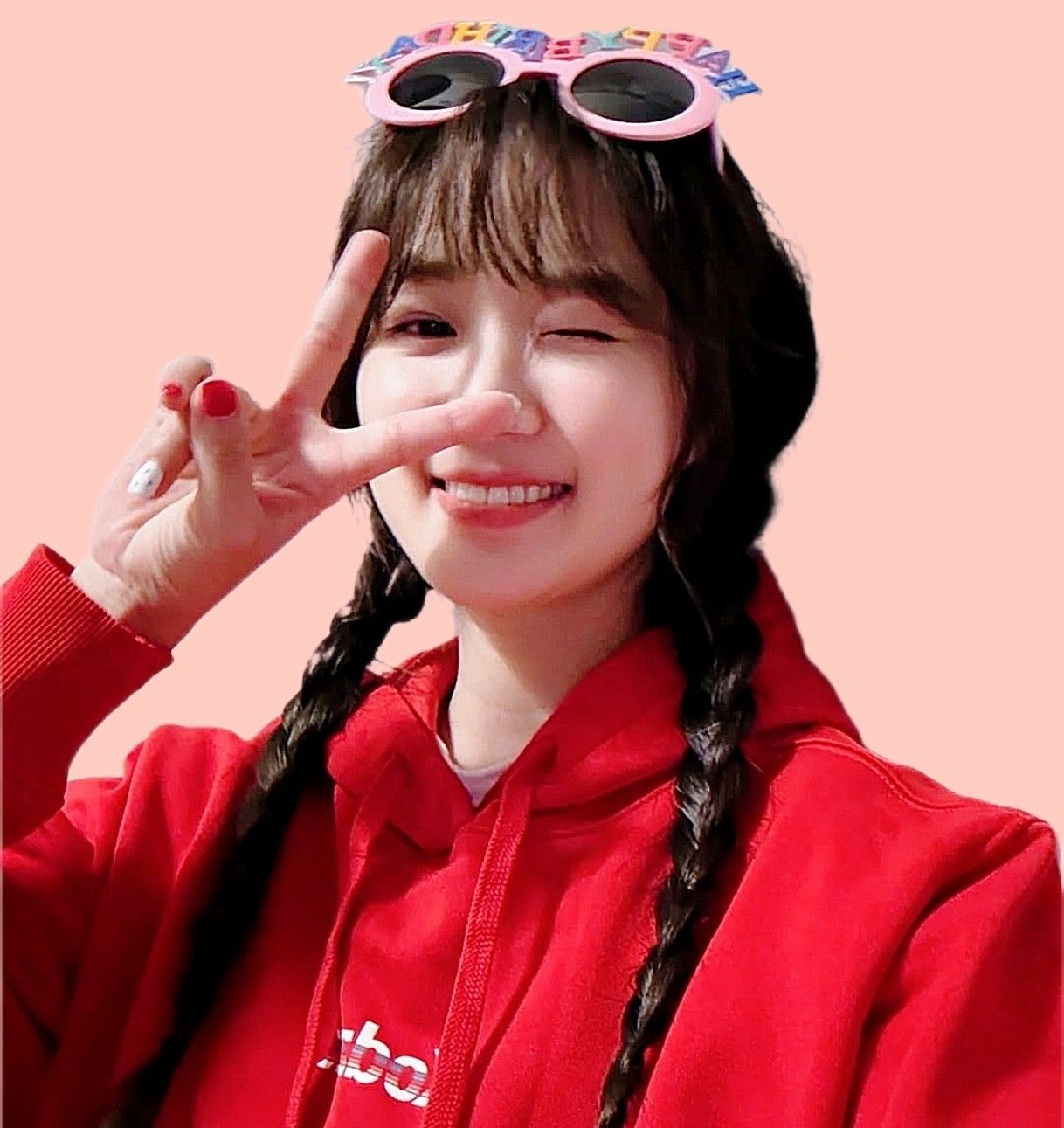 Behind-the-scenes cut of Kim Hyeyoon