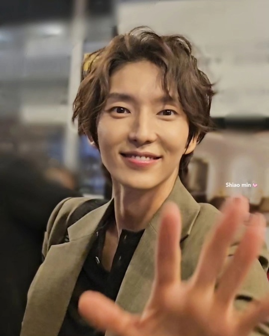 Behind-the-scenes cut of Lee Joongi