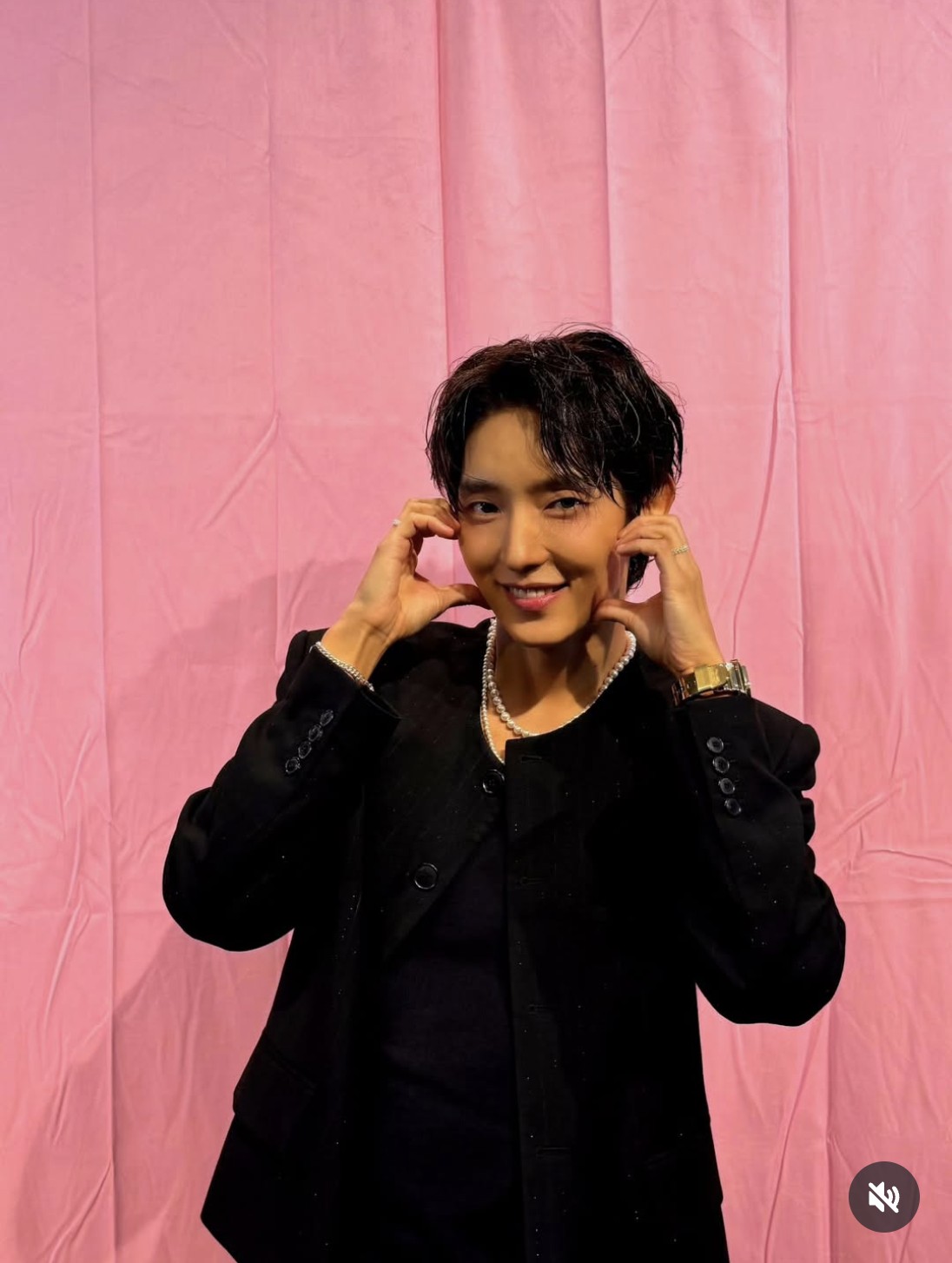 A moment captured by a fan of Lee Joongi