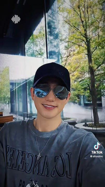 Behind-the-scenes cut of Park Sihoo