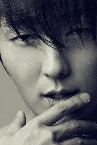 Behind-the-scenes cut of Lee Joongi