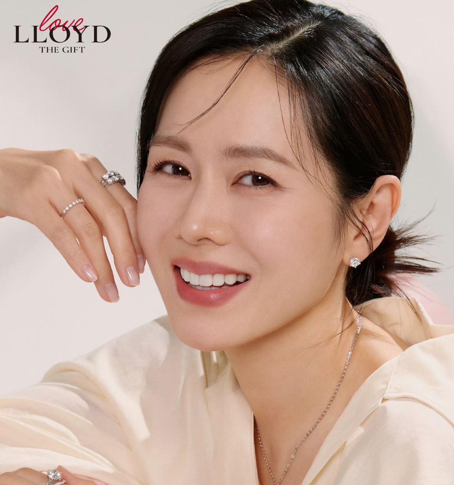 Foto kegiatan terbaru dari Son Yejin