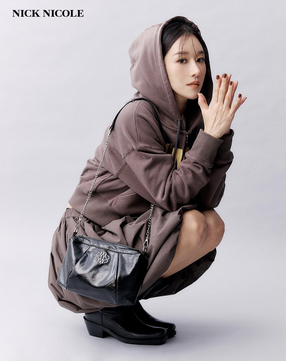 Cuplikan di balik layar dari Seo Yeaji