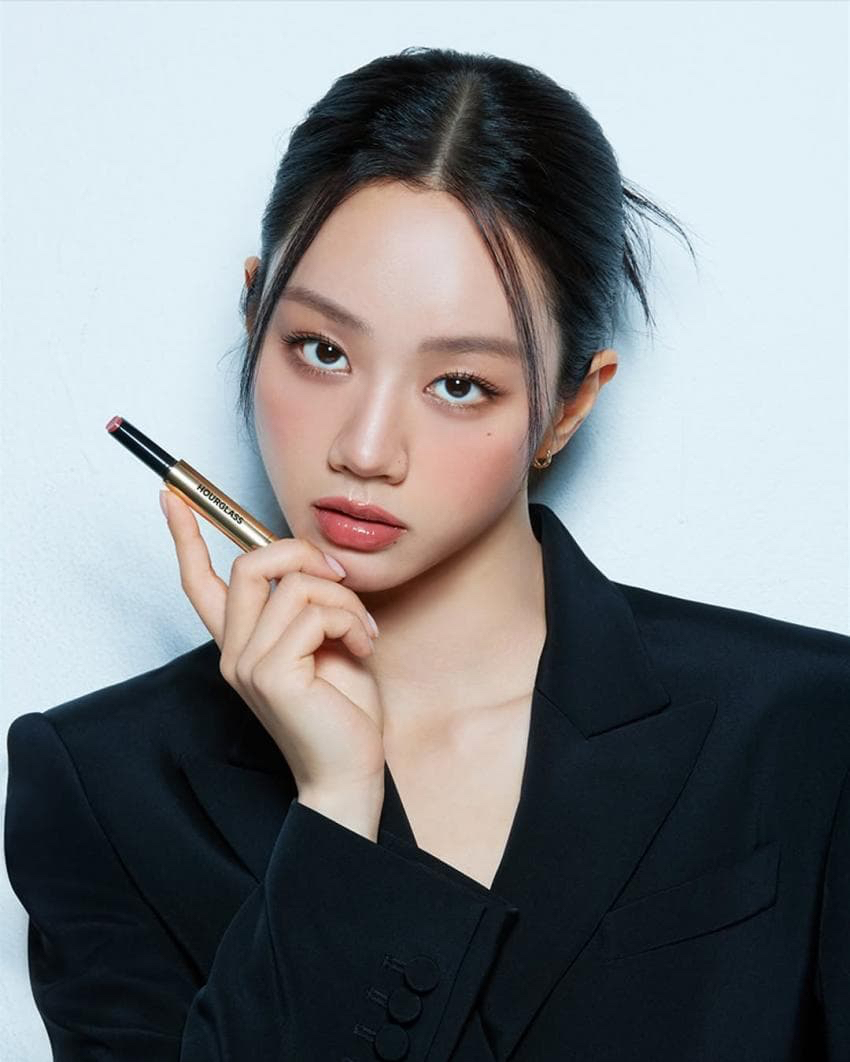 Behind-the-scenes cut of Hyeri