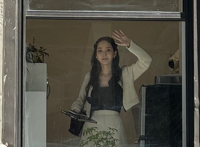 Latest photo of Park Minyoung