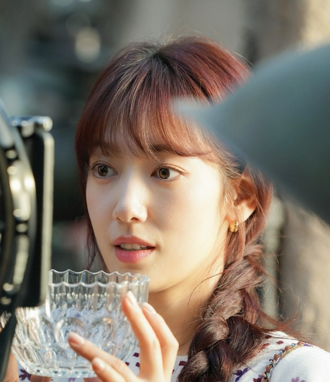 Behind-the-scenes cut of Park Shinhye