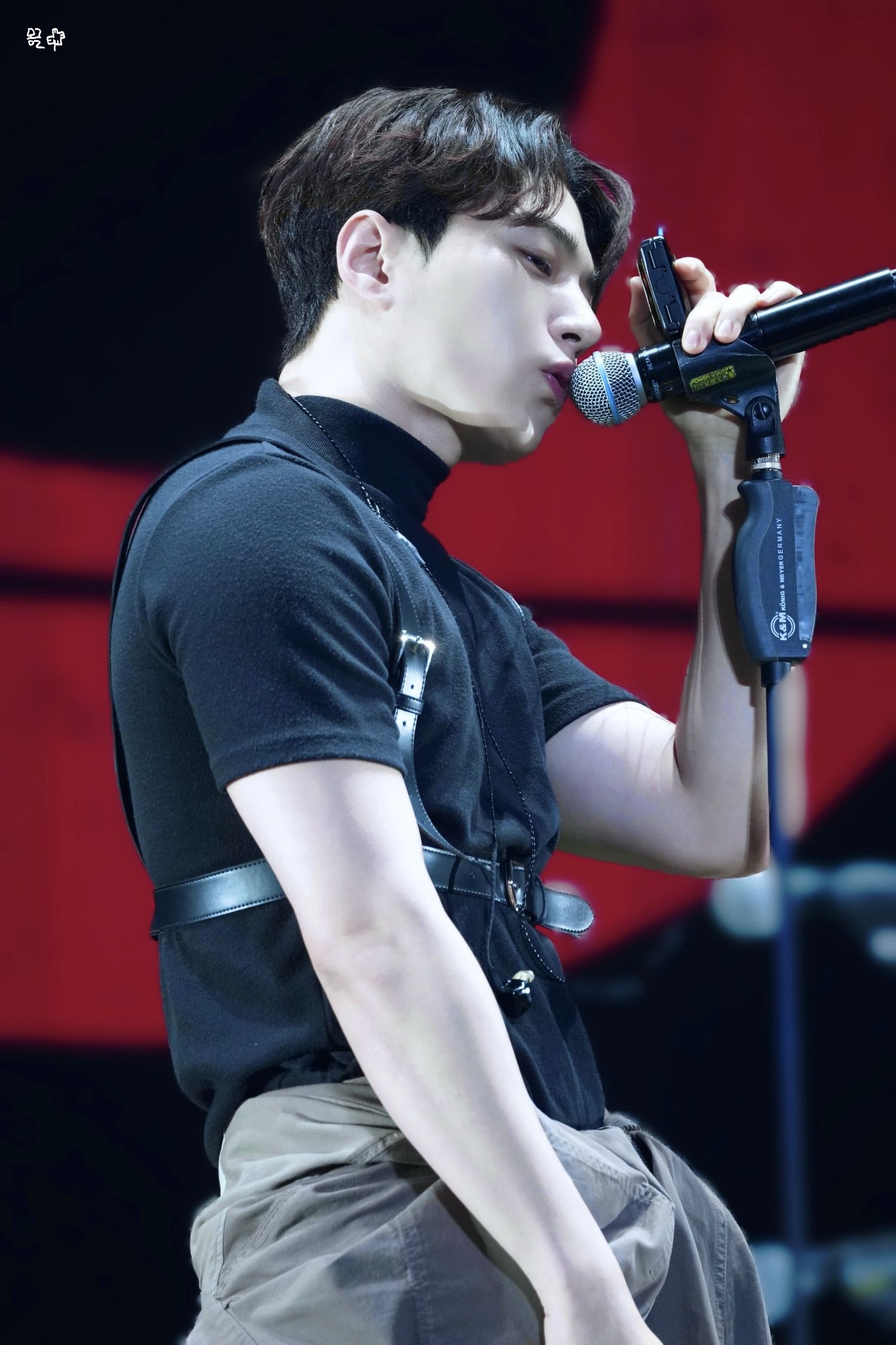Latest photo of Kim Myungsoo (L)
