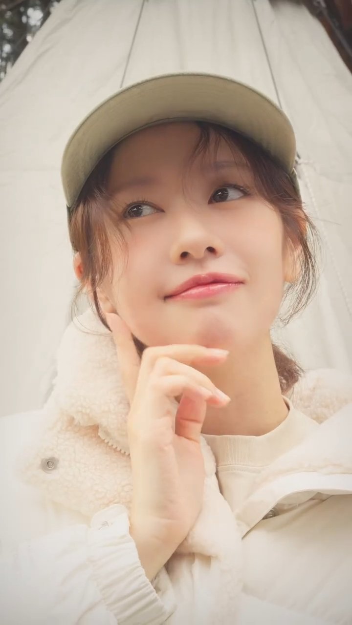Emotional wallpaper shared by fans for Jung Somin