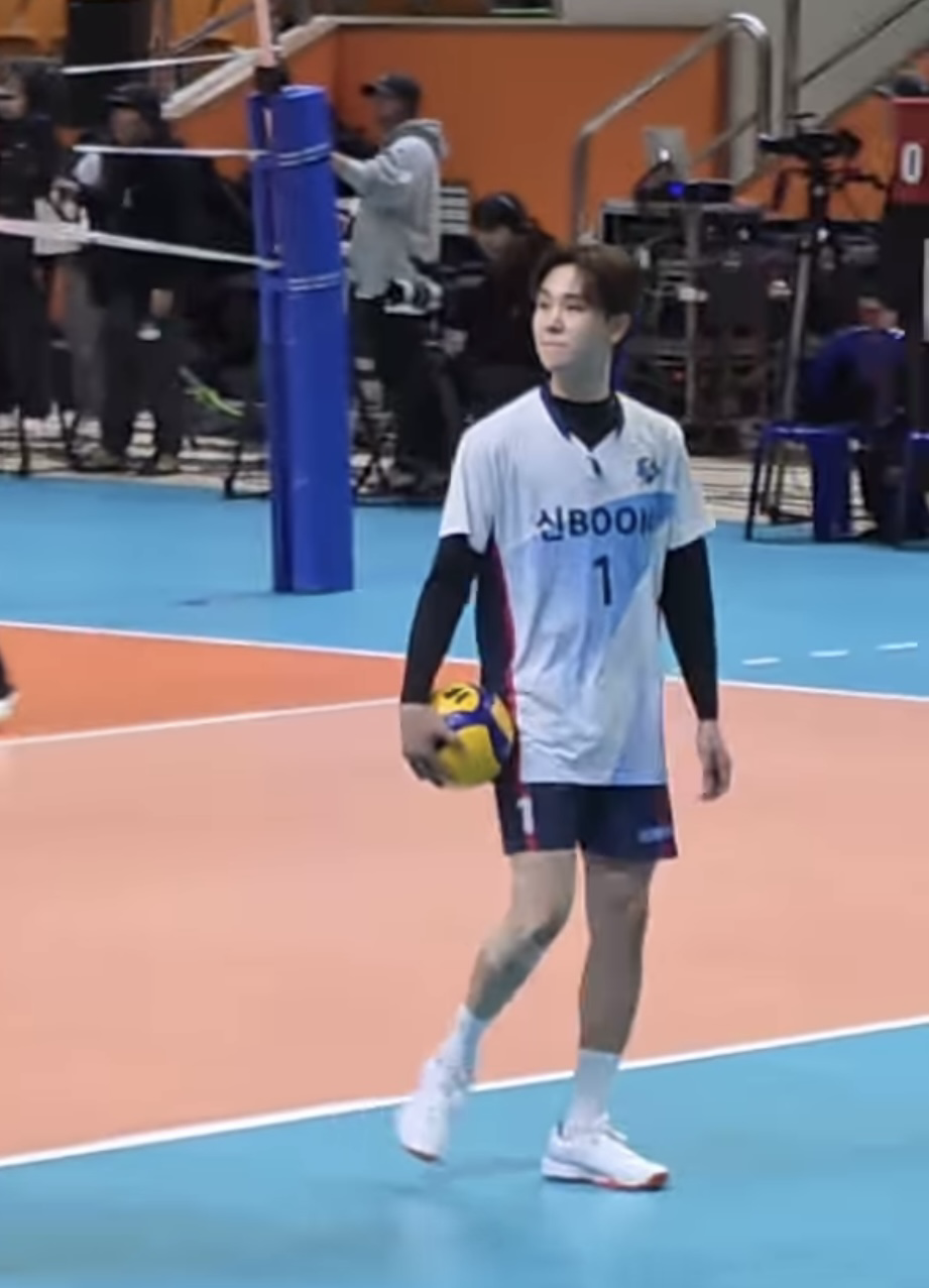 Behind-the-scenes cut of Song Minjun