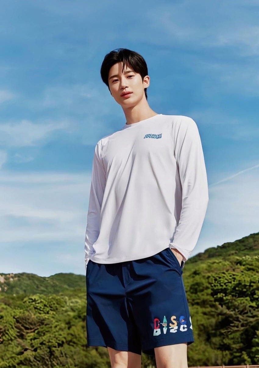 Recent activity shot of Byeon Wooseok