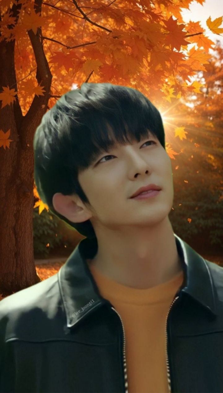 A moment captured by a fan of Lee Joongi