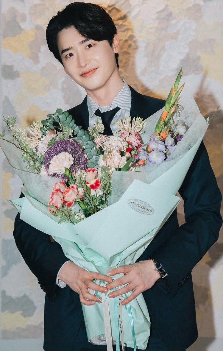 Latest photo of Lee Jongsuk