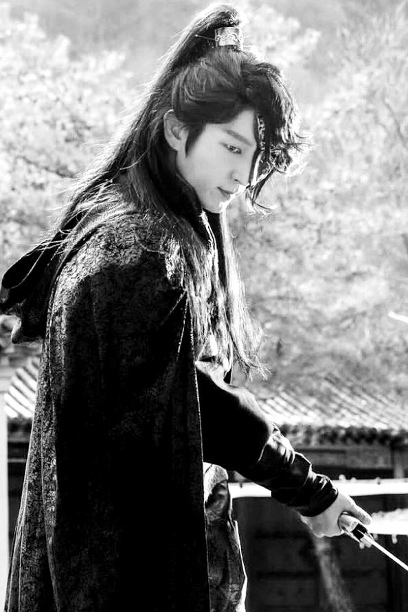 Latest photo of Lee Joongi