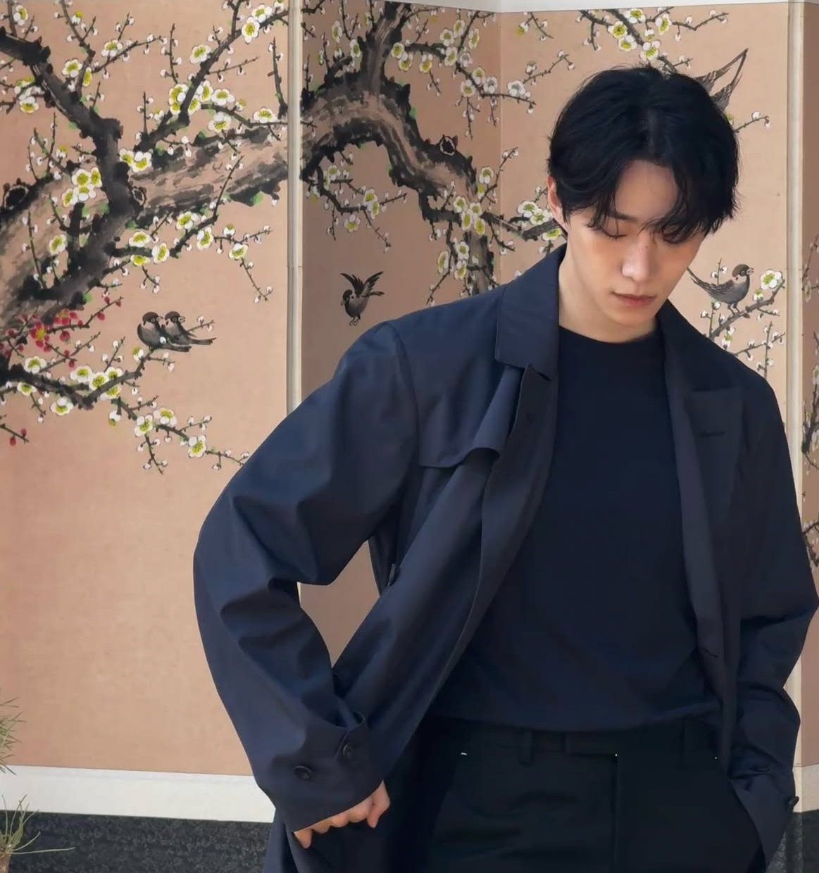 Behind-the-scenes cut of Lee Junho