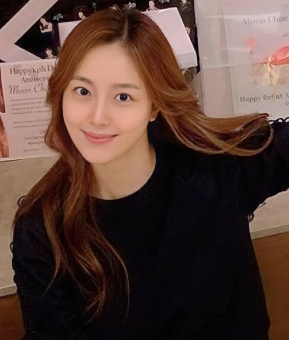 Recent activity shot of Moon Chaewon