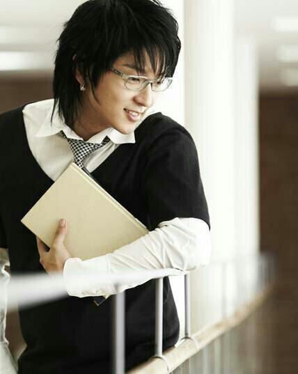 A moment captured by a fan of Lee Joongi