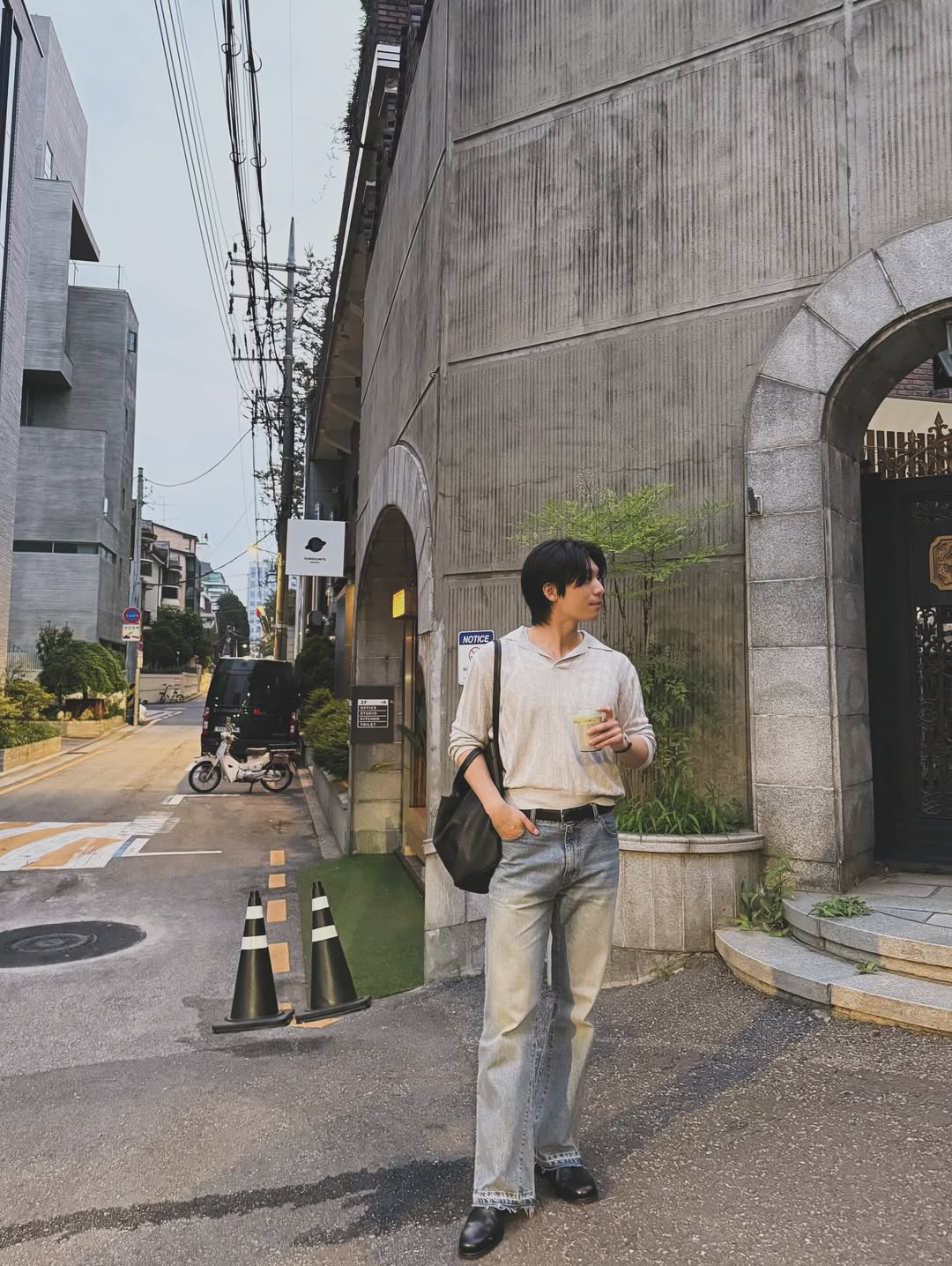 Recent activity shot of Wi Hajoon