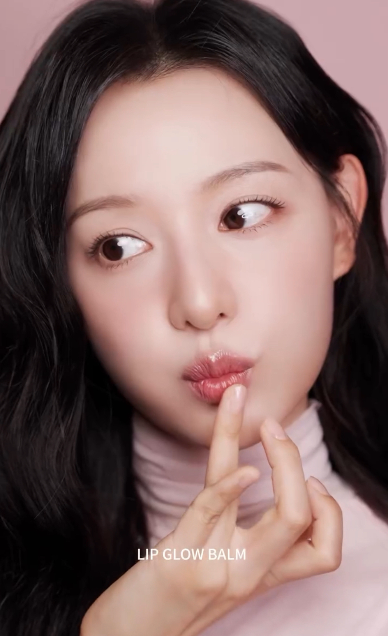 Behind-the-scenes cut of Kim Jiwon