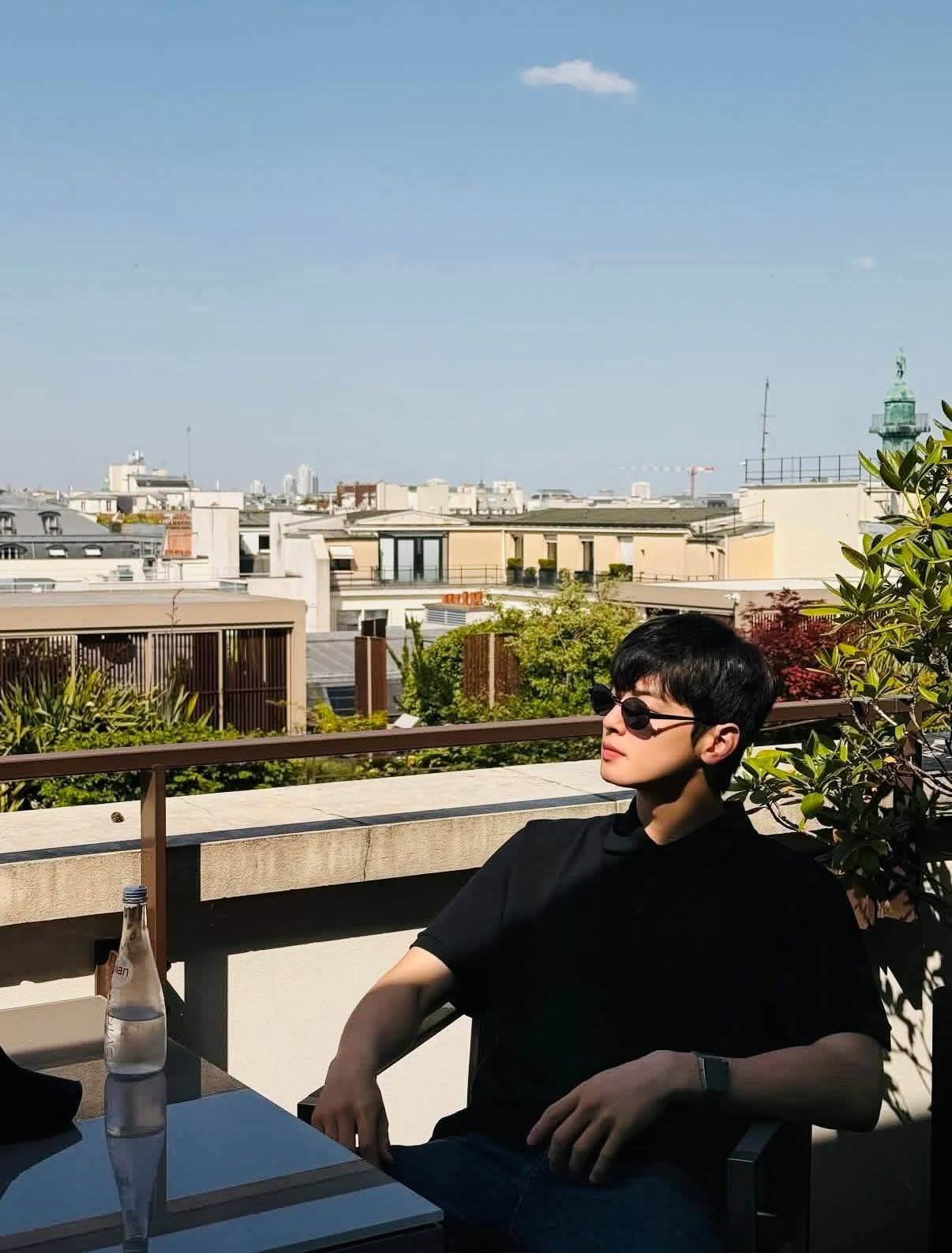 Cuplikan di balik layar dari Cha Eunwoo