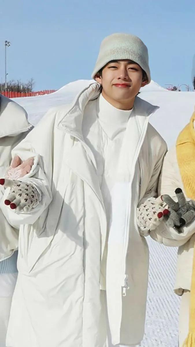 Kim Taehyung (V) background image recommended by Choeaedol Celeb fandom