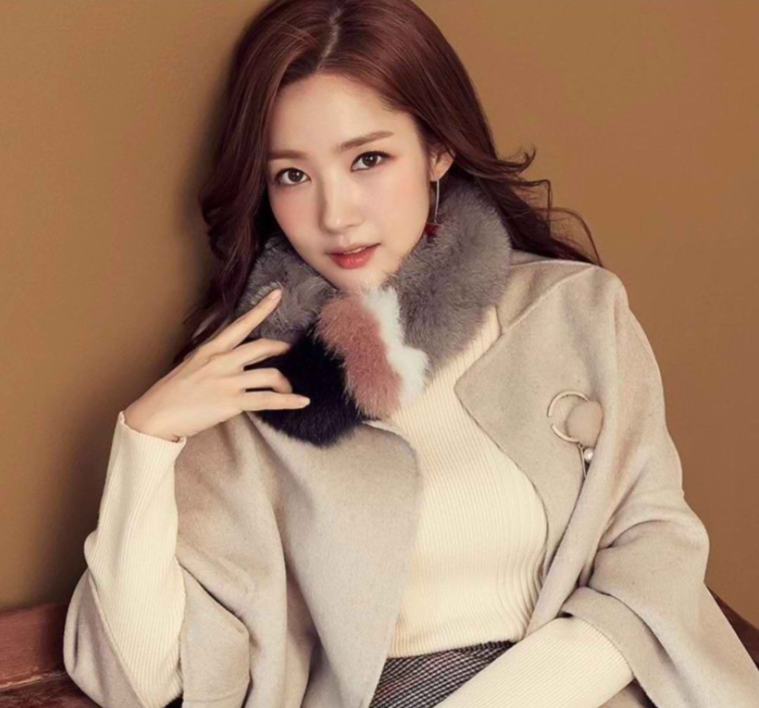 Behind-the-scenes cut of Park Minyoung
