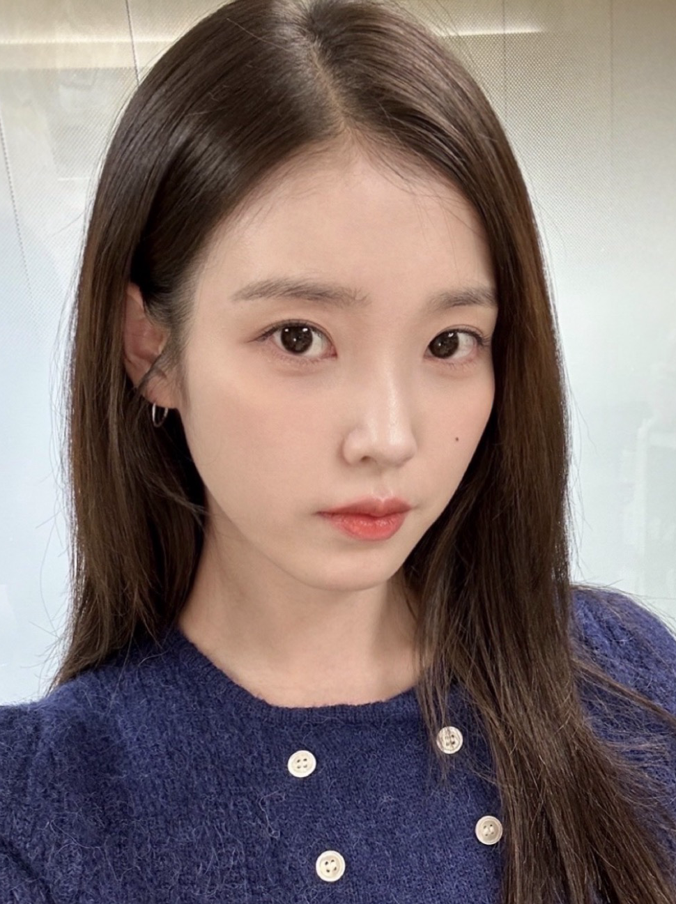 아이유 최근 활동샷